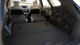 Hyundai Santa Fe 2013 - tylna kanapa złożona, widok z bagażnika