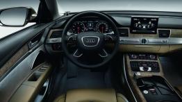 Audi A8 D4 Long - kokpit