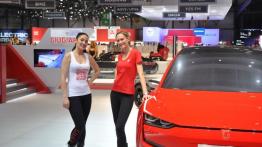 Hostessy na Geneva International Motor Show 2014