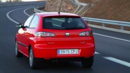 Seat Ibiza V FR - tył - reflektory włączone