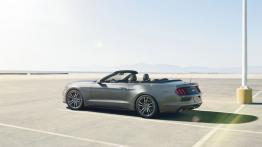 Ford Mustang VI Cabrio (2015) - widok z tyłu