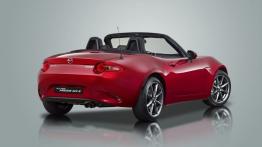 Mazda MX-5 IV (2015) - tył - reflektory włączone