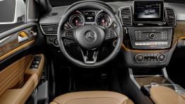 Mercedes GLE Coupe 4MATIC - kokpit