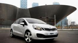 Kia Rio sedan 2012 - prawy bok