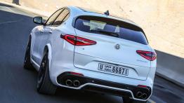 Alfa Romeo Stelvio Quadrifoglio (2018) - widok z tyłu