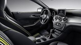 Mercedes CLA 250 Edition 1 (C117) 2012 - kokpit