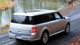 Ford Flex 2013 - widok z tyłu