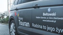 Volkswagen Touran 2.0 TDI 150 KM - galeria redakcyjna - bok - inne ujęcie