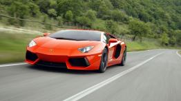 Lamborghini Aventador LP700-4 - widok z przodu