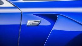 Lexus GS F (2016) - emblemat boczny