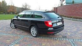 Skoda Superb II Kombi Facelifting 1.8 TSI 160KM - galeria redakcyjna - widok z tyłu