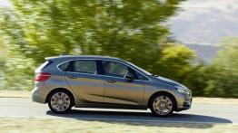 BMW serii 2 Active Tourer (2014) - prawy bok