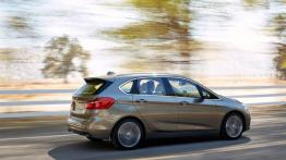 BMW serii 2 Active Tourer (2014) - prawy bok