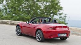 Mazda MX-5 IV Soul Red (2015) - widok z tyłu