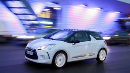 Citroen DS3 Hatchback 3D - lewy bok