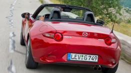 Mazda MX-5 IV Soul Red (2015) - widok z tyłu