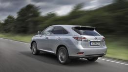 Lexus RX 450h F Sport - widok z tyłu