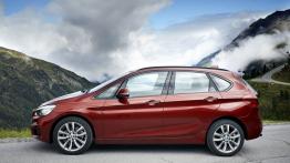 BMW 218d Active Tourer (2014) - lewy bok