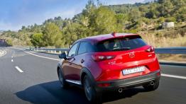 Mazda CX-3 SKYACTIV-G AWD (2015) - widok z tyłu