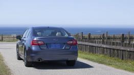 Subaru Legacy VI (2015) - widok z tyłu