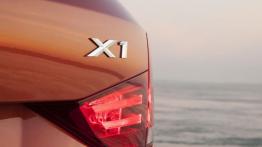 BMW X1 Facelifting - emblemat