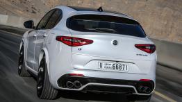 Alfa Romeo Stelvio Quadrifoglio (2018) - widok z tyłu