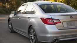 Subaru Legacy VI (2015) - bok - inne ujęcie