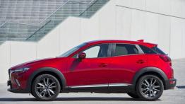 Mazda CX-3 SKYACTIV-G AWD (2015) - lewy bok