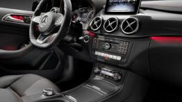 Mercedes B 250 4MATIC (W 246) Facelifting - kokpit