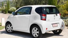 Toyota iQ - widok z tyłu