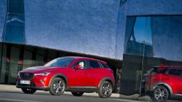 Mazda CX-3 SKYACTIV-G AWD (2015) - lewy bok