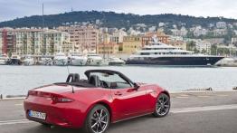 Mazda MX-5 IV Soul Red (2015) - widok z tyłu