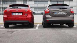 Kompaktowe hatchbacki: Ford Focus 1.0 EcoBoost vs Mitsubishi Lancer Sportback 1.6