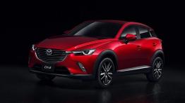 Mazda CX-3 (2016) - przód - reflektory włączone