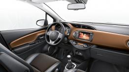 Toyota Yaris III Facelifting (2014) - pełny panel przedni
