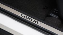 Lexus NX 200t (2014) - listwa progowa