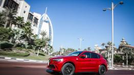 Alfa Romeo Stelvio Quadrifoglio (2018) - lewy bok