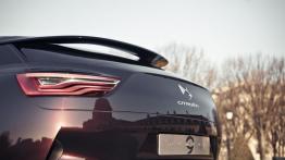 Citroen Numero 9 Concept - lewy tylny reflektor - włączony