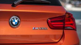 BMW M135i F21 Facelifting (2015) - emblemat