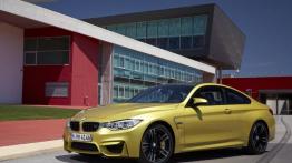 BMW M4 F82 Coupe (2014) - lewy bok