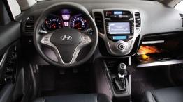 Hyundai ix20 - pełny panel przedni