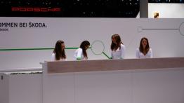 Frankfurt Motor Show 2011 na żywo - hostessy