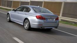 BMW serii 5 ActiveHybrid - tył - inne ujęcie