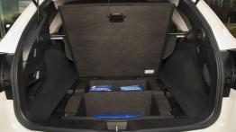 Subaru Outback 2015 2.0D - wersja europejska - bagażnik, akcesoria