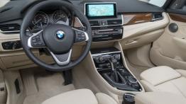 BMW serii 2 Active Tourer (2014) - pełny panel przedni