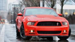 Ford Mustang 2013 - widok z przodu