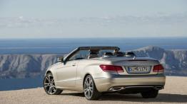 Mercedes E 350 Cabrio Facelifting - widok z tyłu