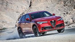 Alfa Romeo Stelvio Quadrifoglio (2018) - widok z przodu