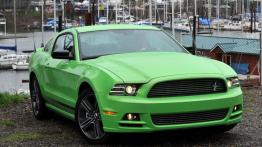 Ford Mustang 2013 - widok z przodu