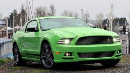 Ford Mustang 2013 - widok z przodu